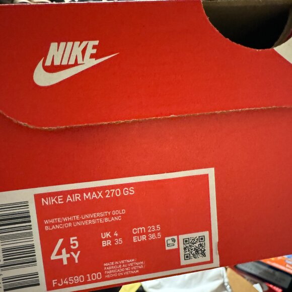 NEW Nike Air Max 270s - Picture 3 of 7